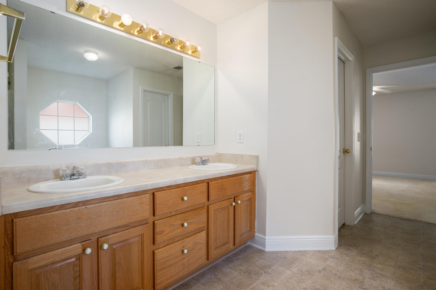 FOX VALLEY - Residential