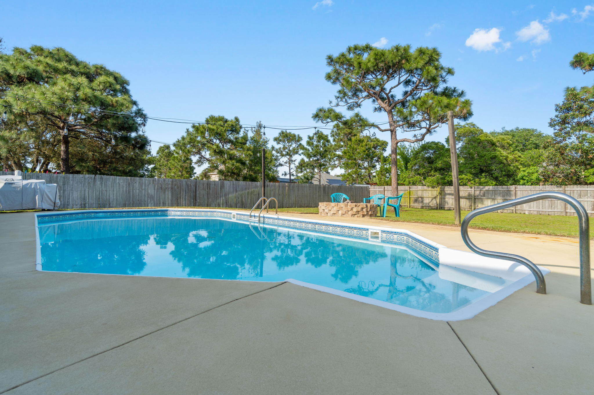 HOLLEY BY THE SEA - Residential