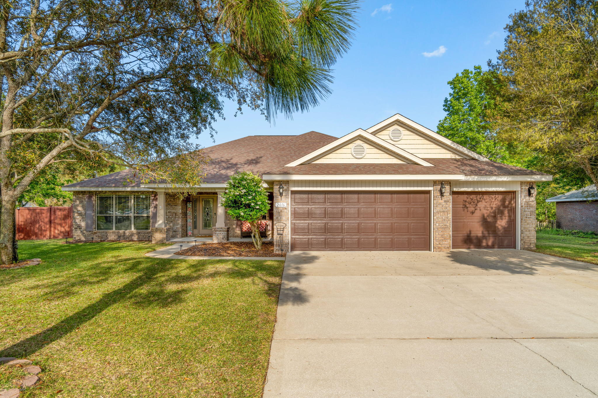 HOLLEY BY THE SEA - Residential