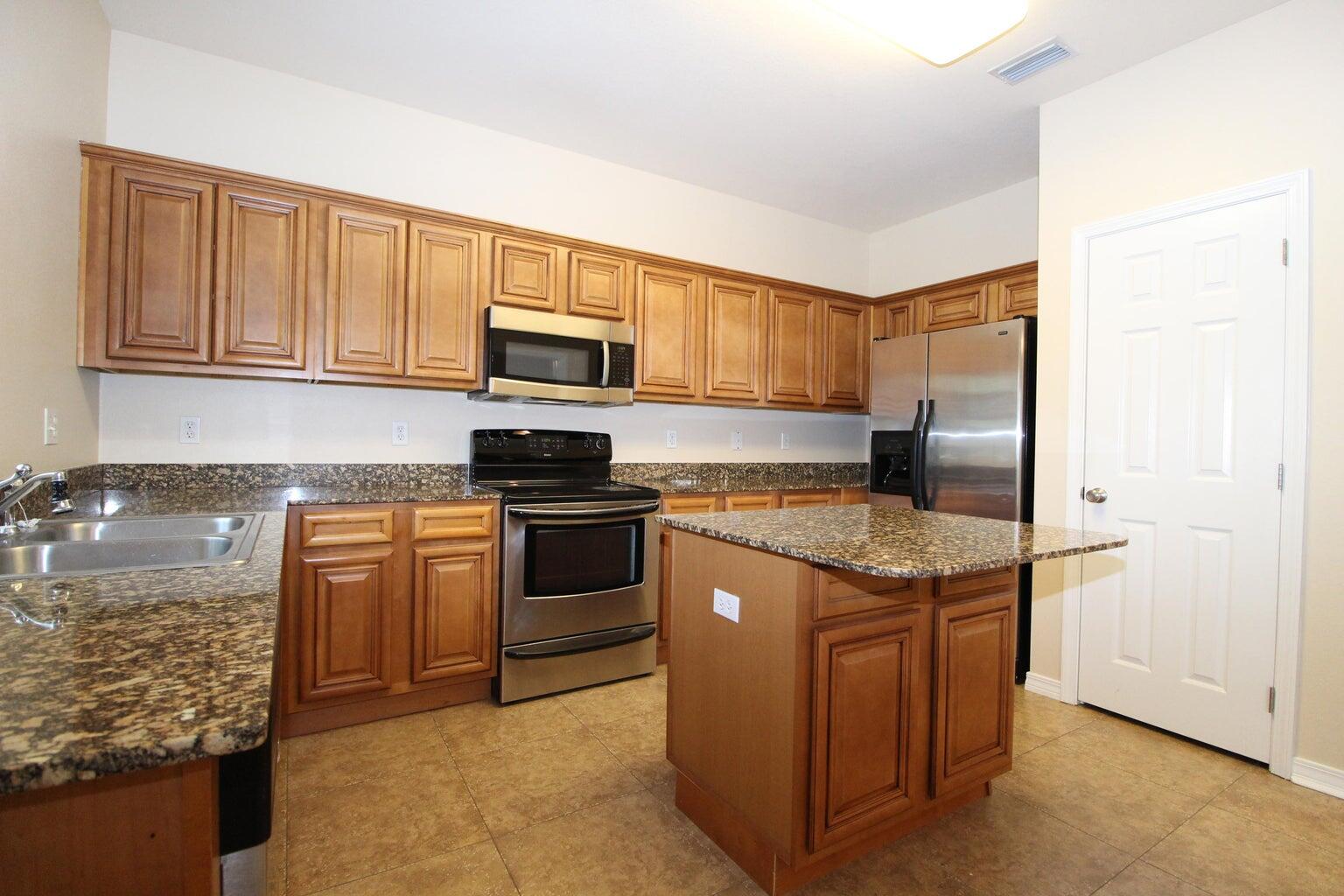 MERIDIAN SQUARE TOWNHOMES - Residential