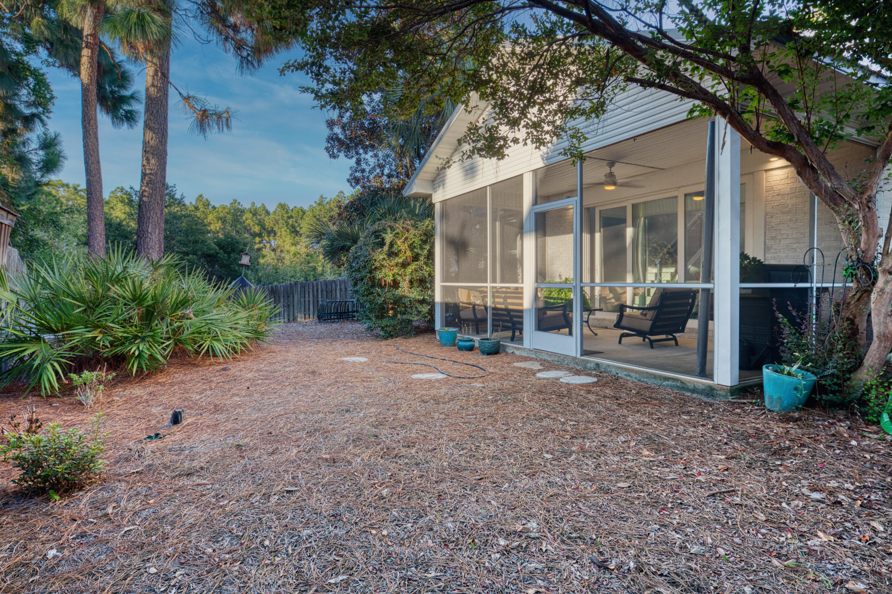 ESCADA - Residential Lease
