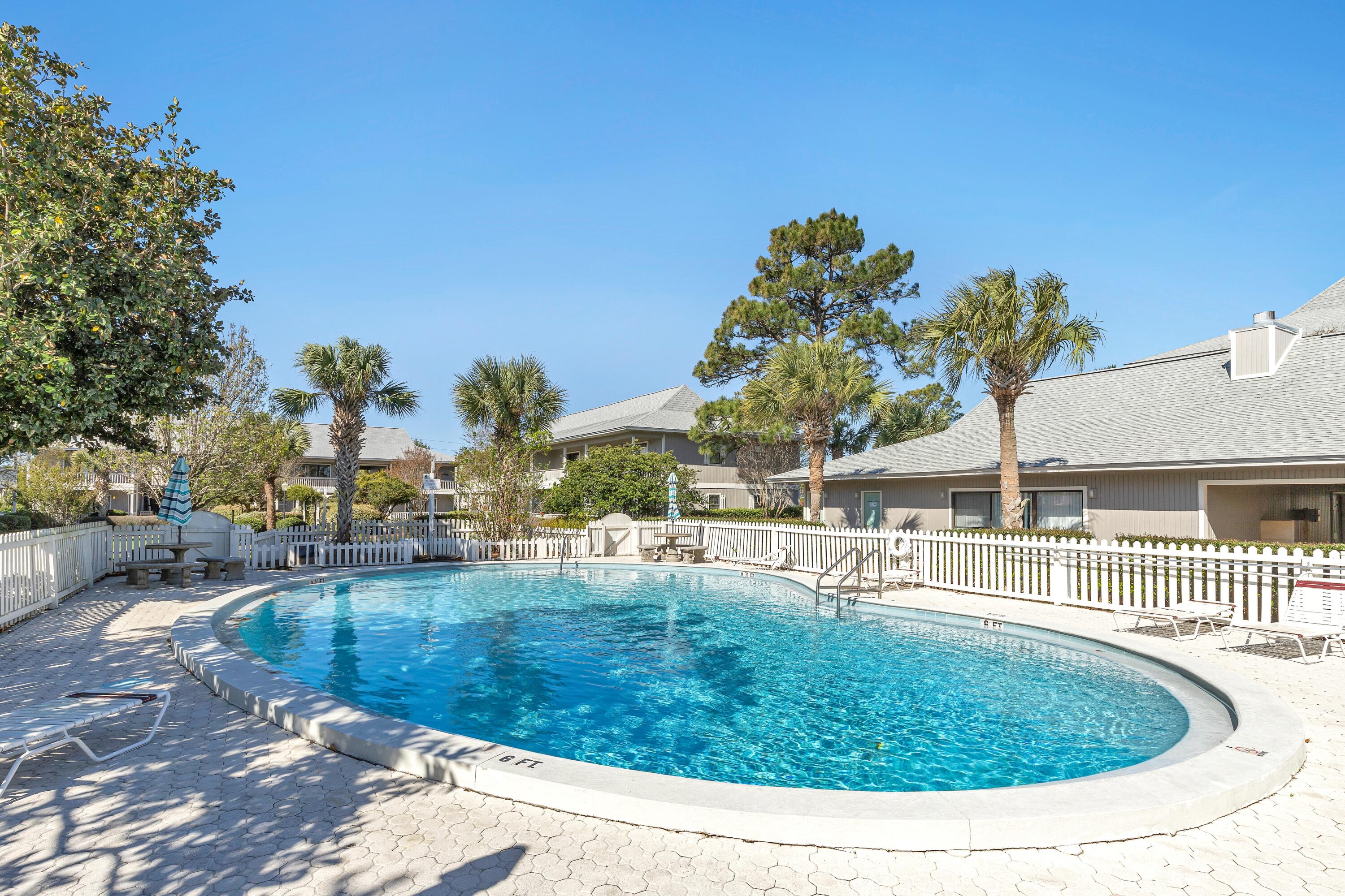 BEACHWOOD VILLAS CONDO - Residential