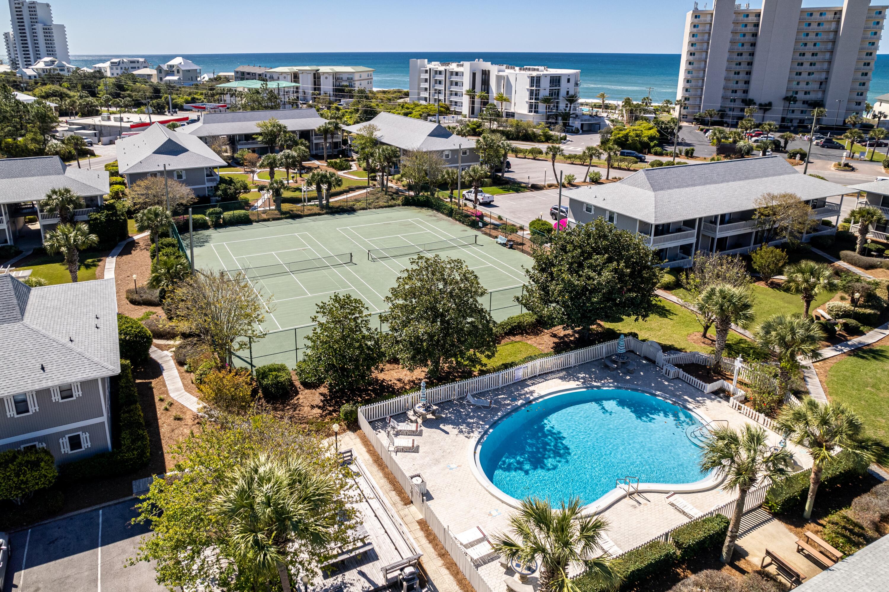 BEACHWOOD VILLAS CONDO - Residential