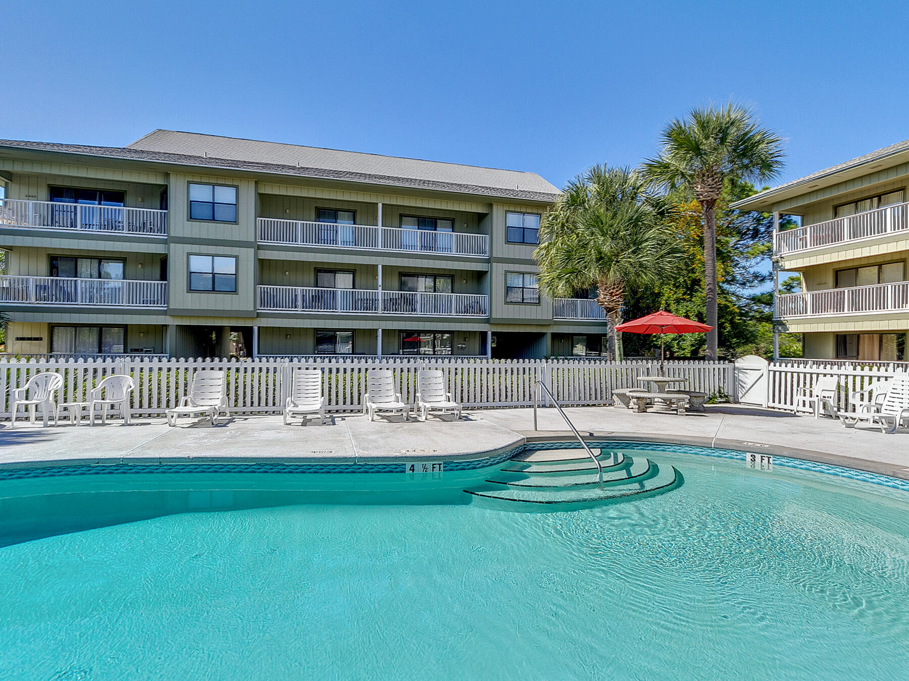 BEACHWOOD VILLAS CONDO - Residential
