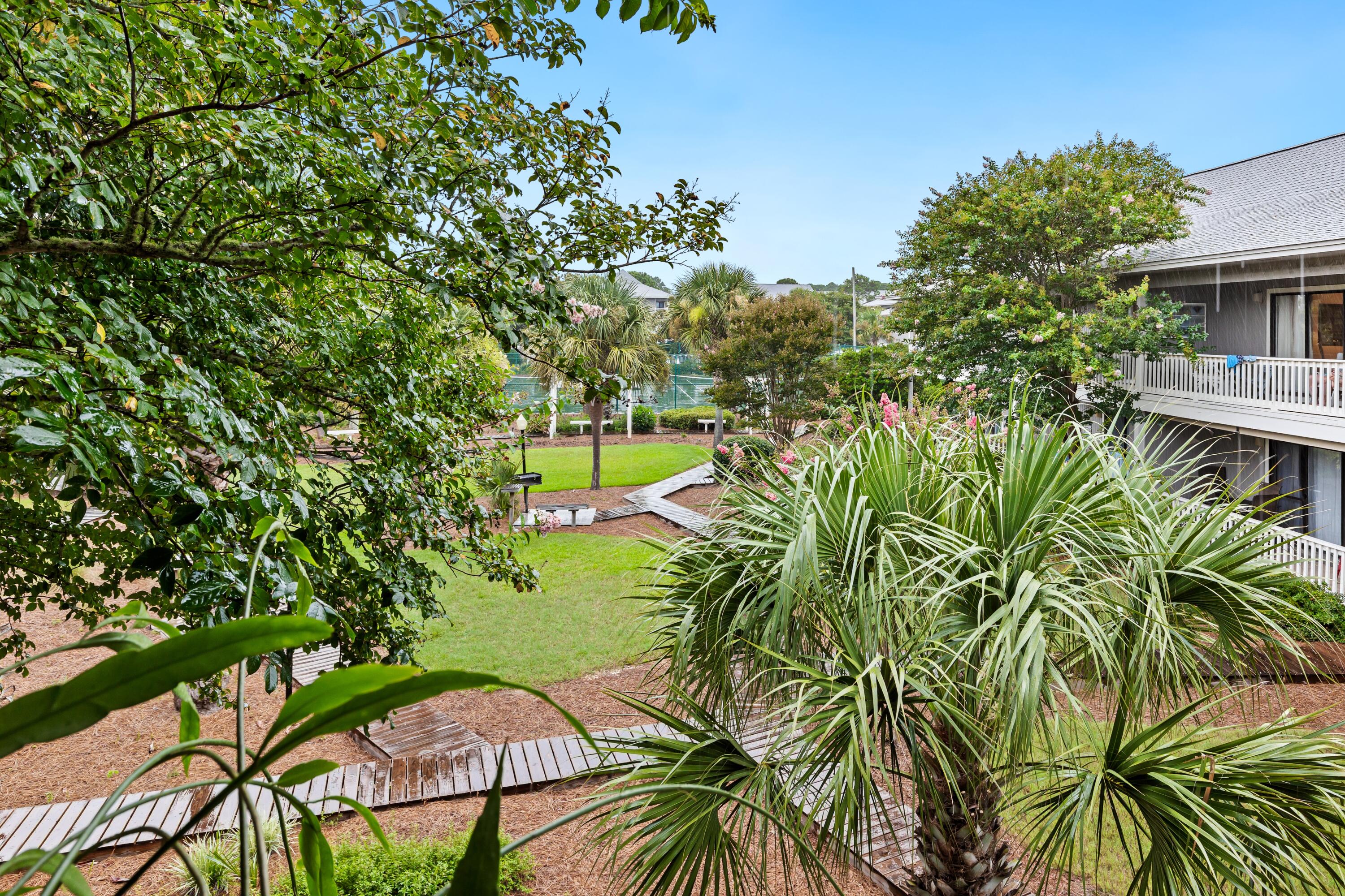 BEACHWOOD VILLAS CONDO - Residential