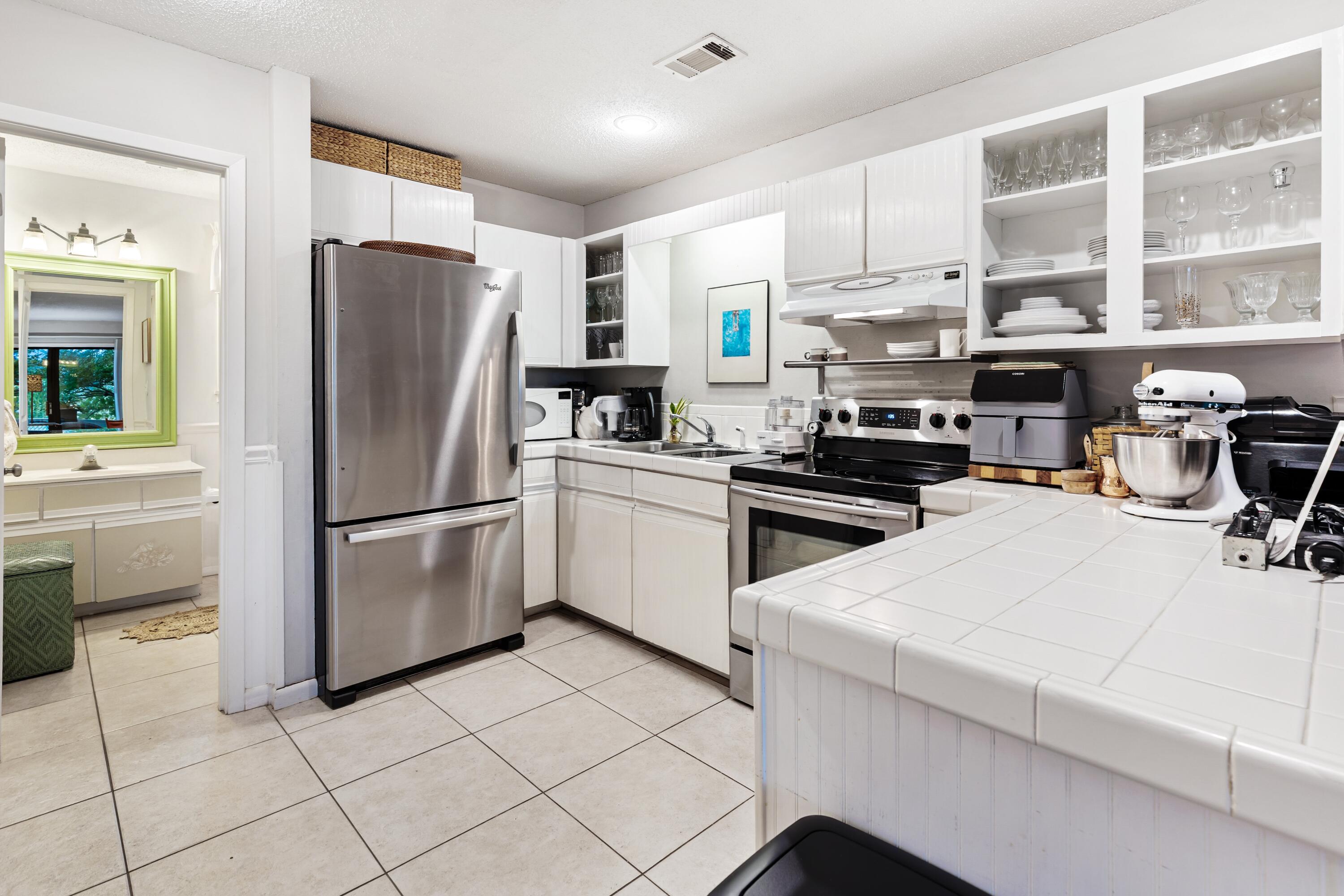 BEACHWOOD VILLAS CONDO - Residential