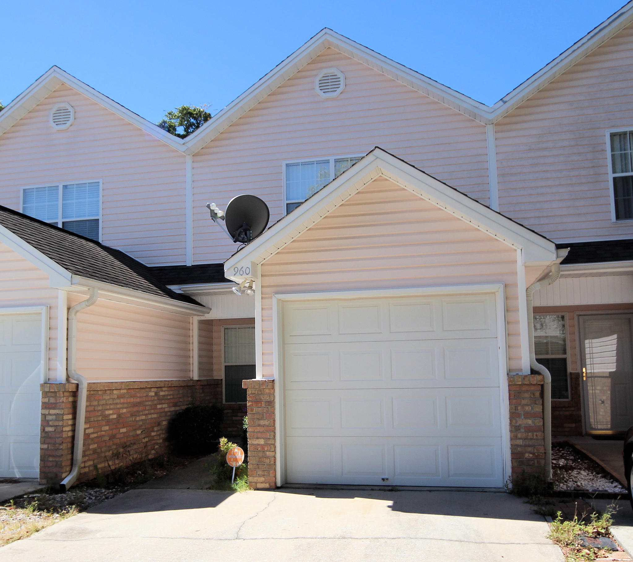 OAK PARK TOWNHOMES - Residential