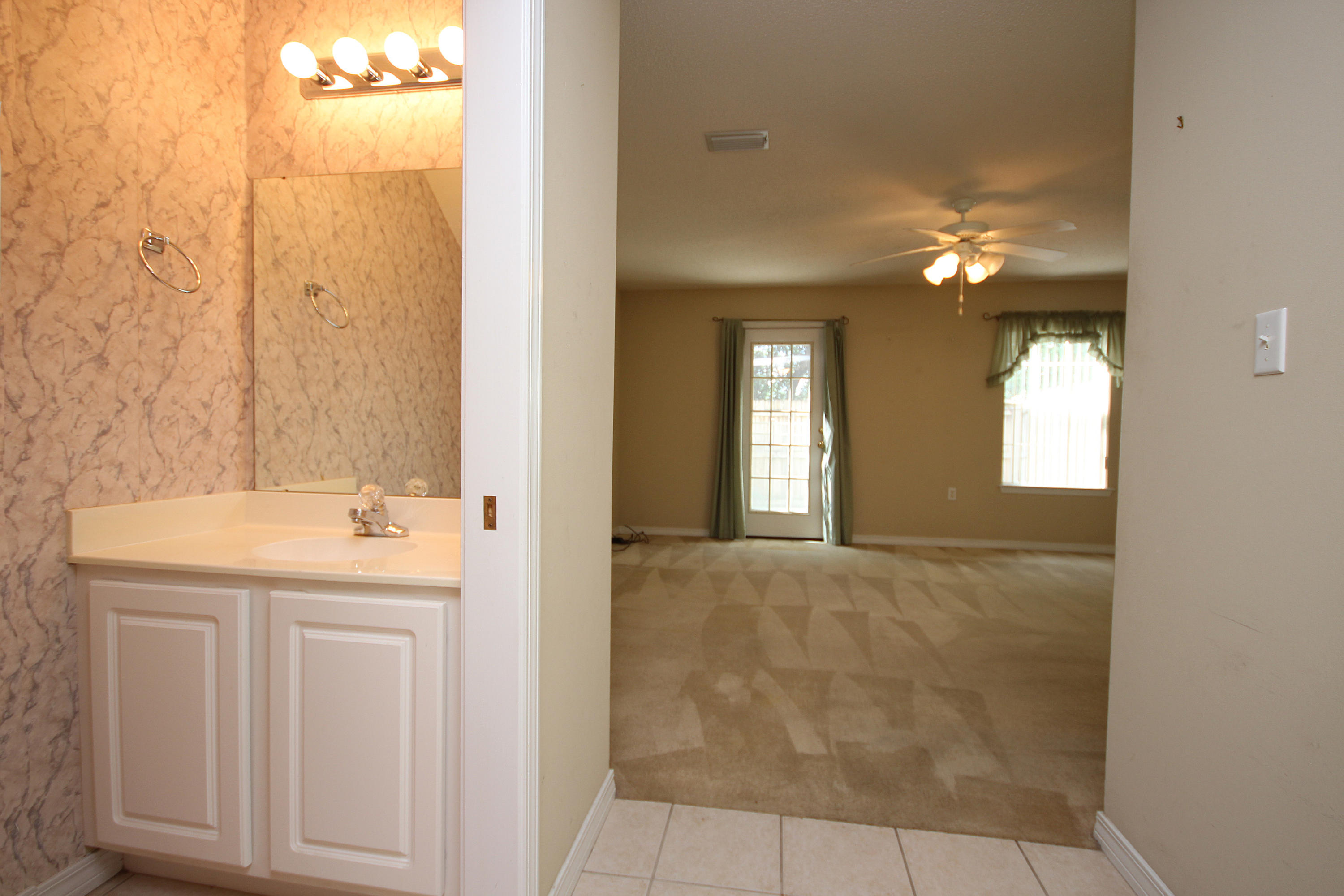 OAK PARK TOWNHOMES - Residential