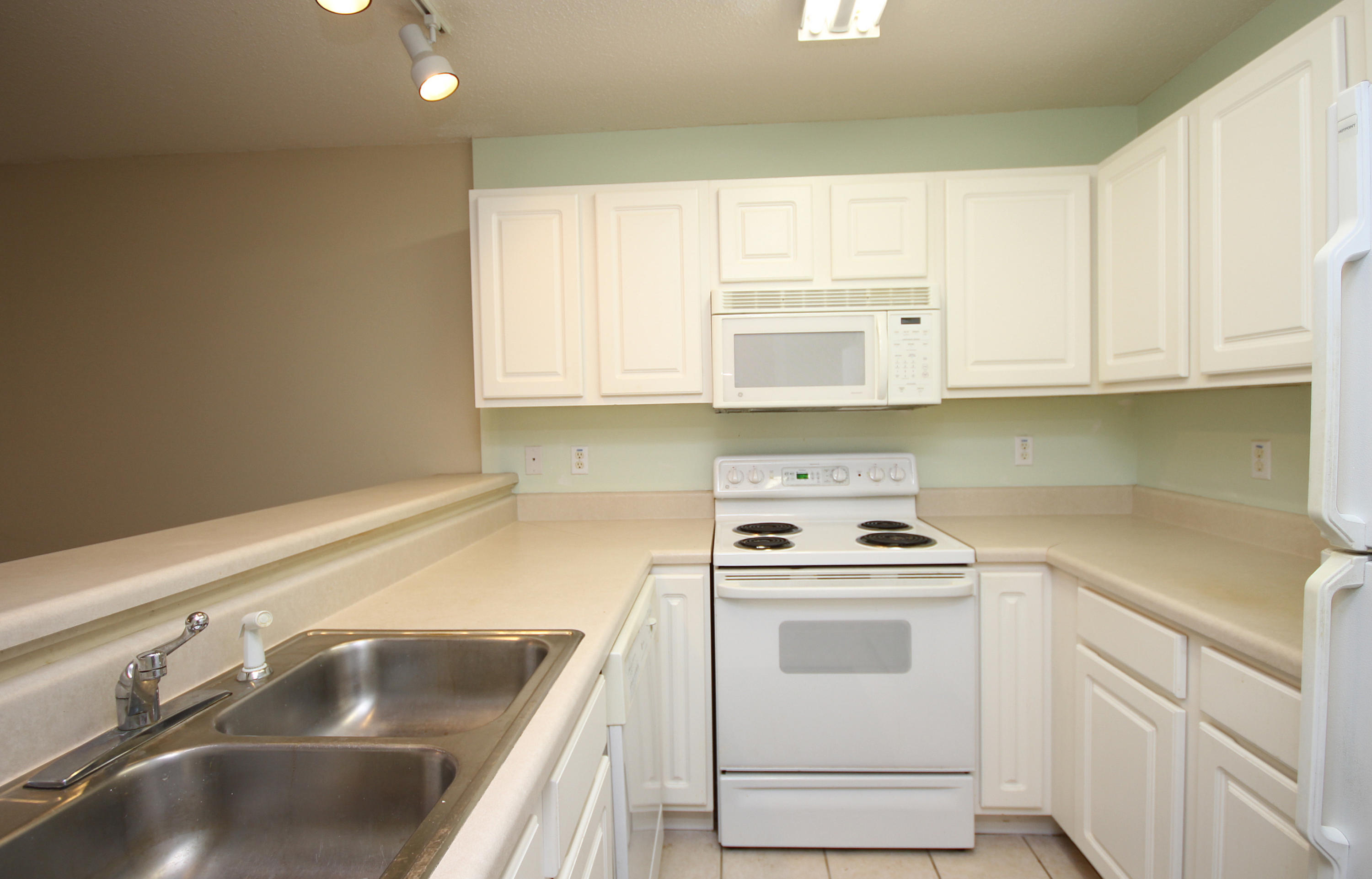 OAK PARK TOWNHOMES - Residential