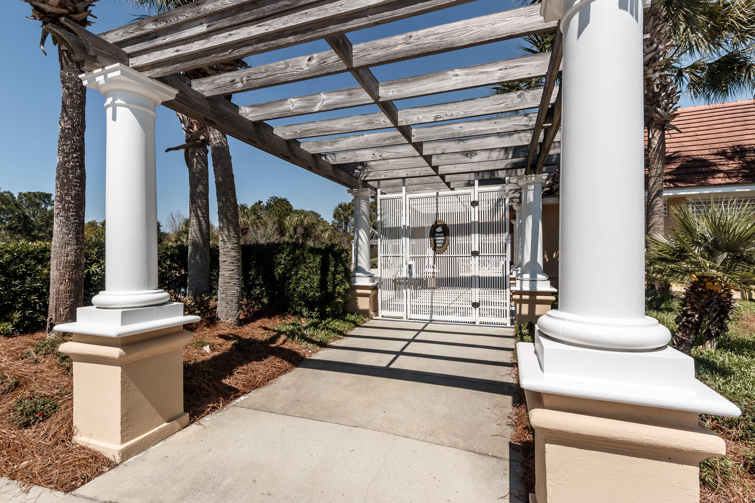 Regatta Bay - Commodore Point - Land