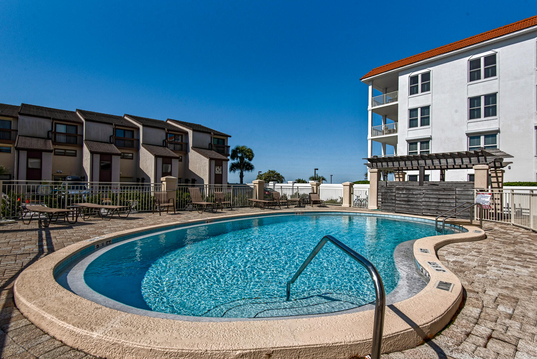 SEAGROVE BCH DUNE VILLAS PH 1 - Residential