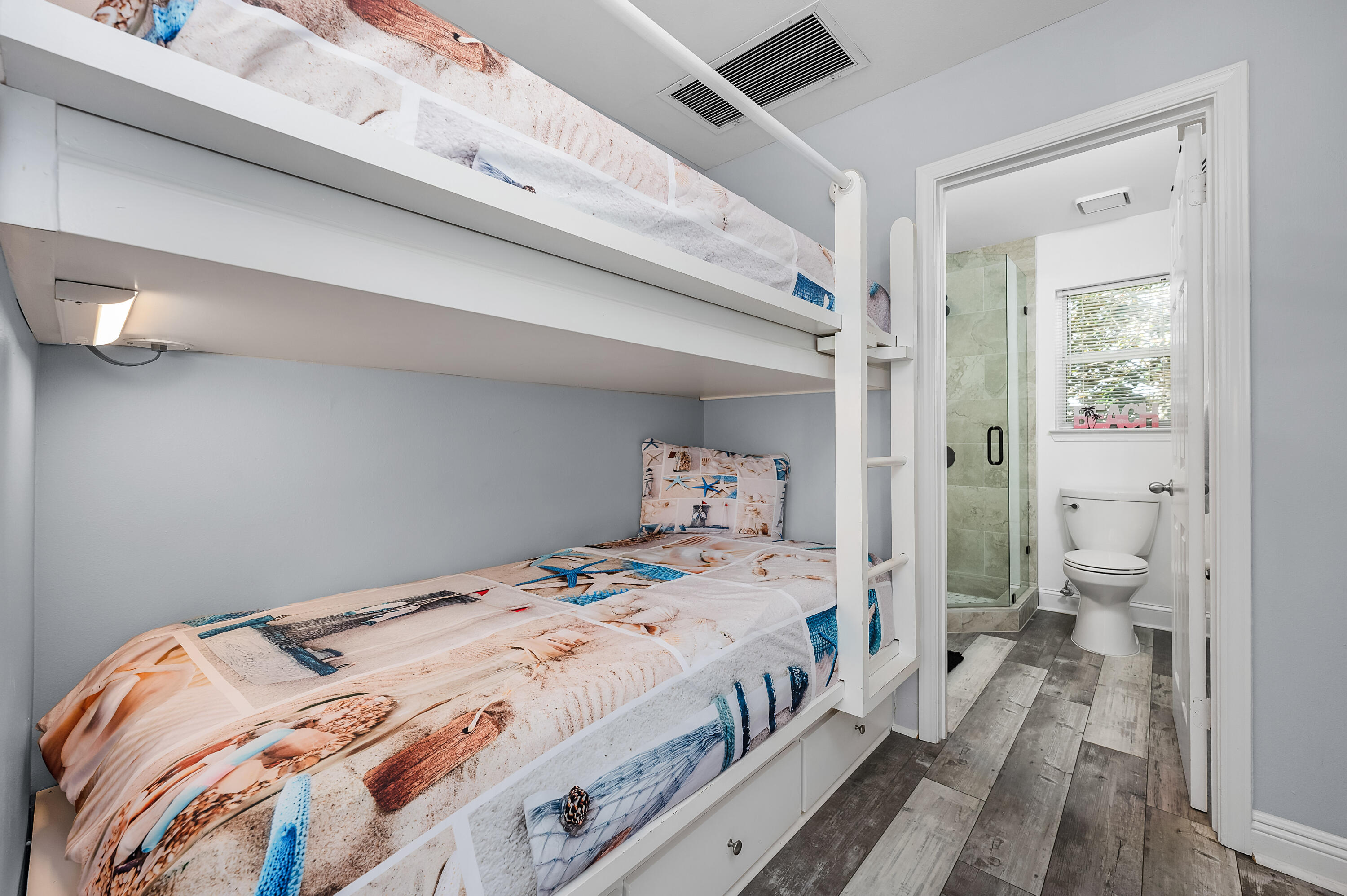 NANTUCKET COTTAGES - Residential