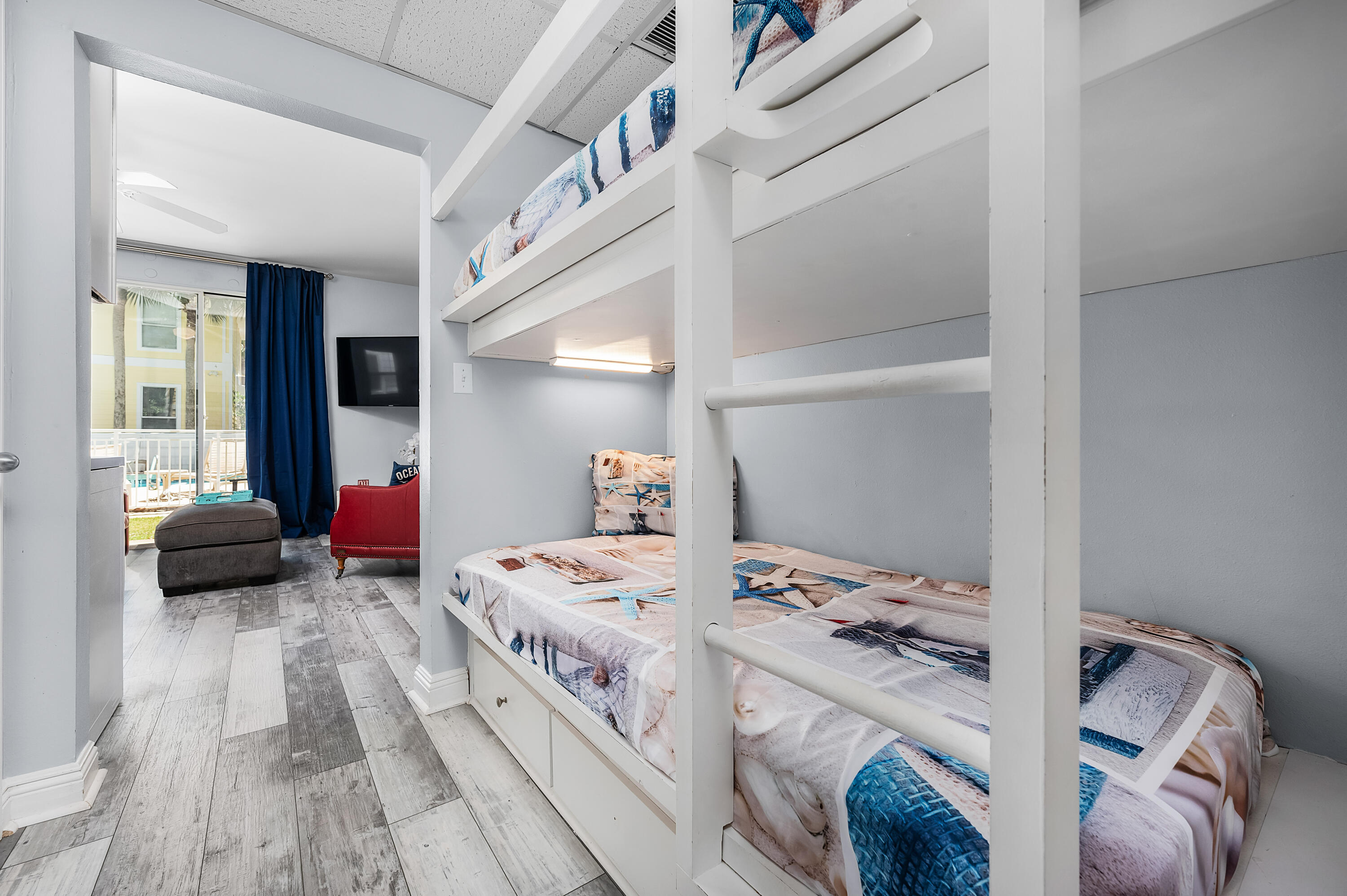 NANTUCKET COTTAGES - Residential