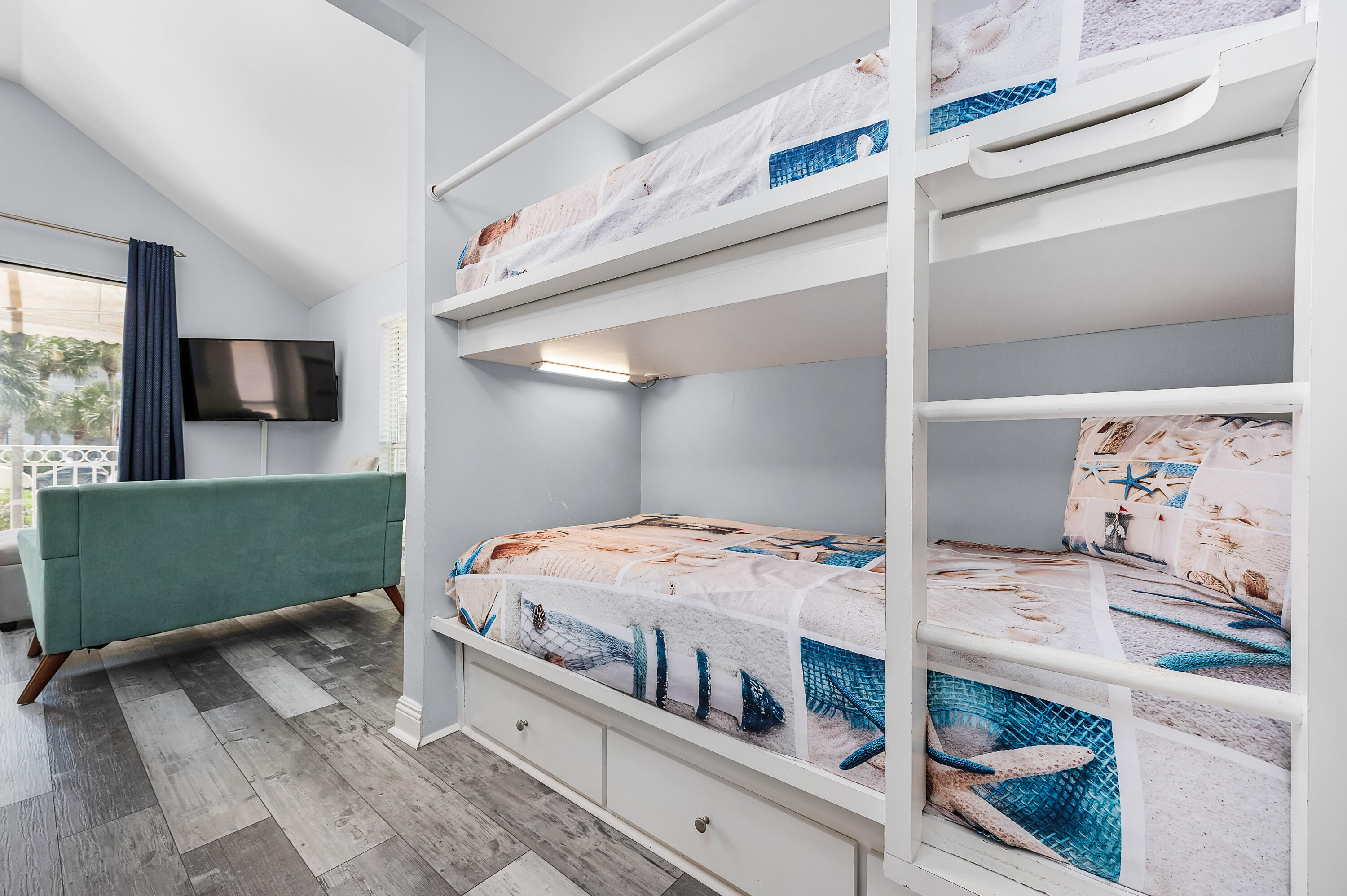 NANTUCKET COTTAGES - Residential