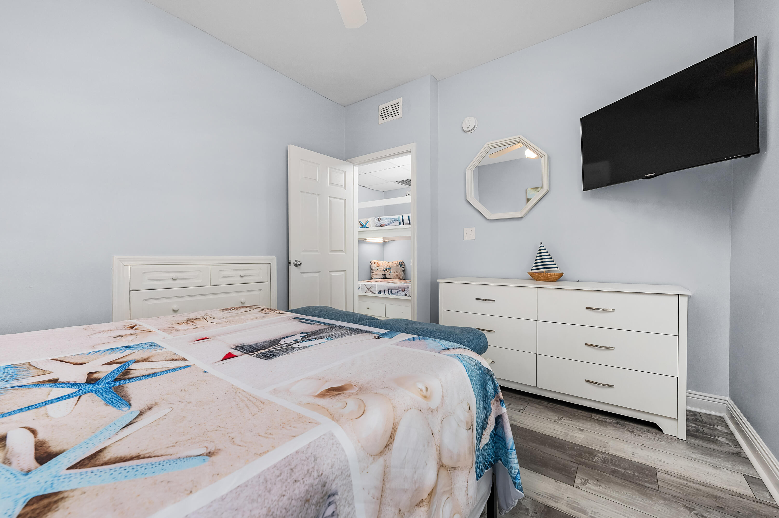 NANTUCKET COTTAGES - Residential