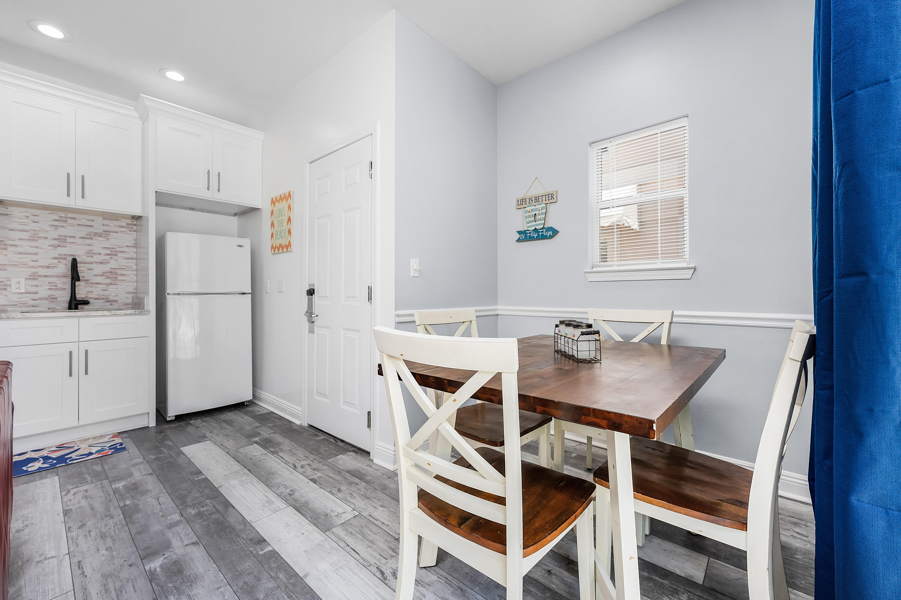 NANTUCKET COTTAGES - Residential