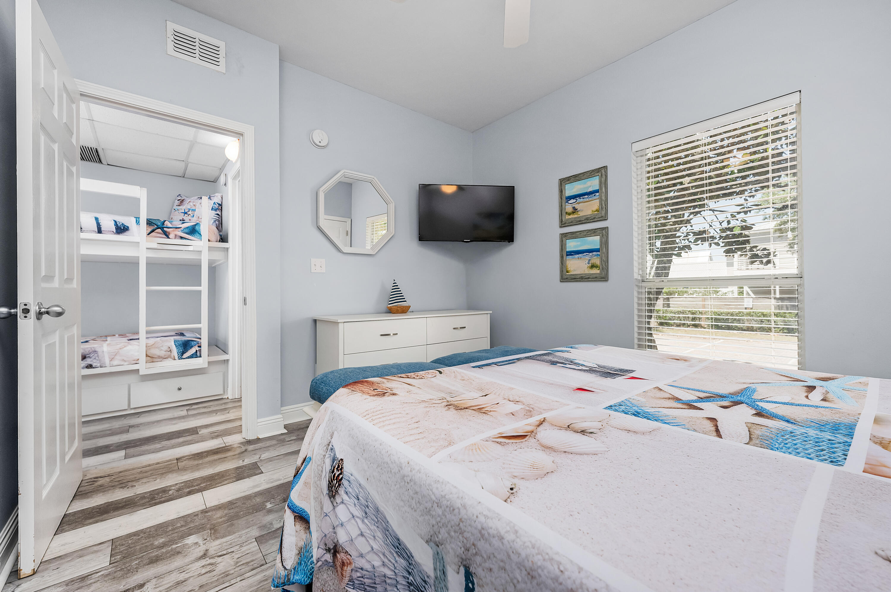 NANTUCKET COTTAGES - Residential