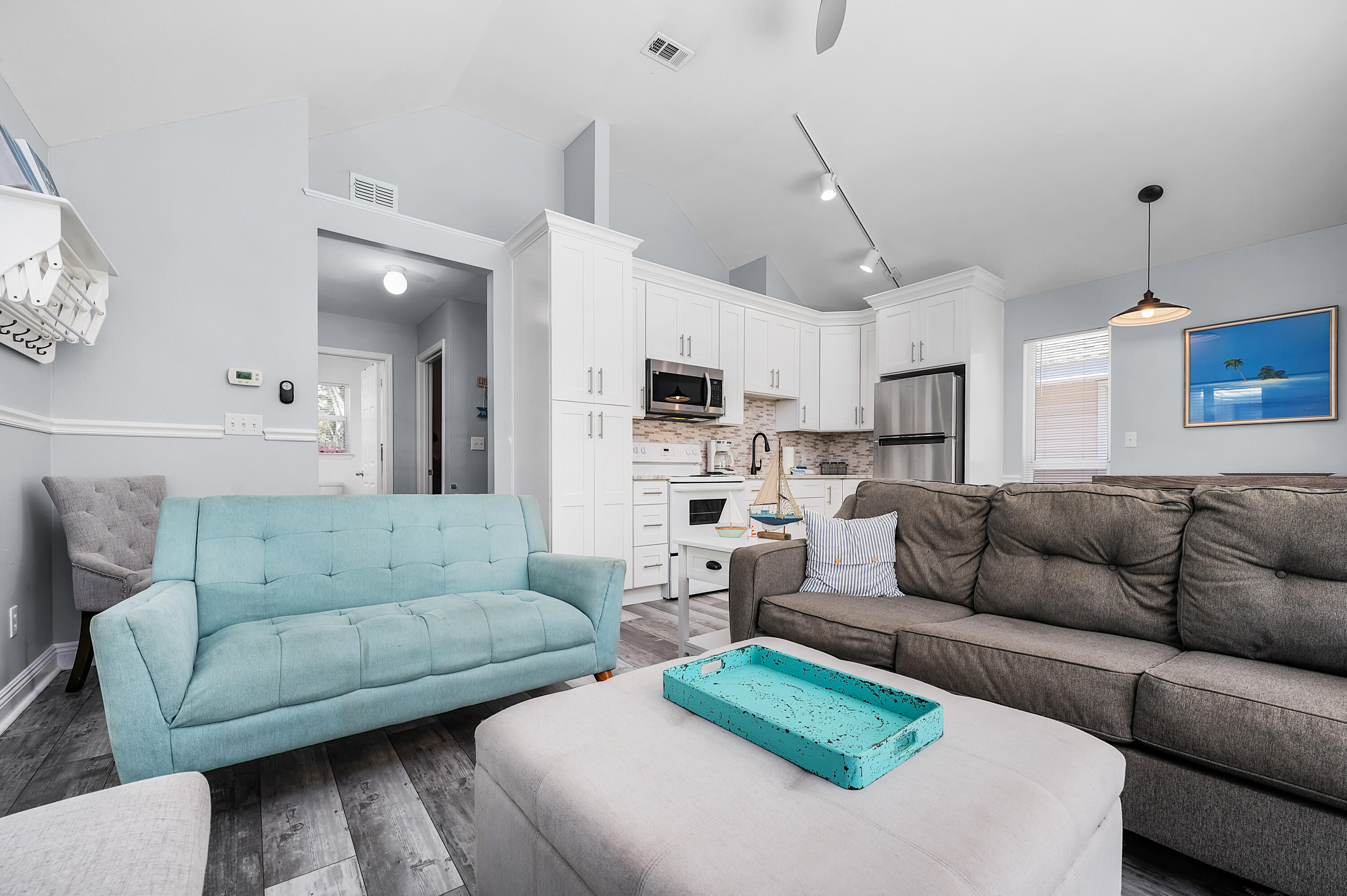 NANTUCKET COTTAGES - Residential