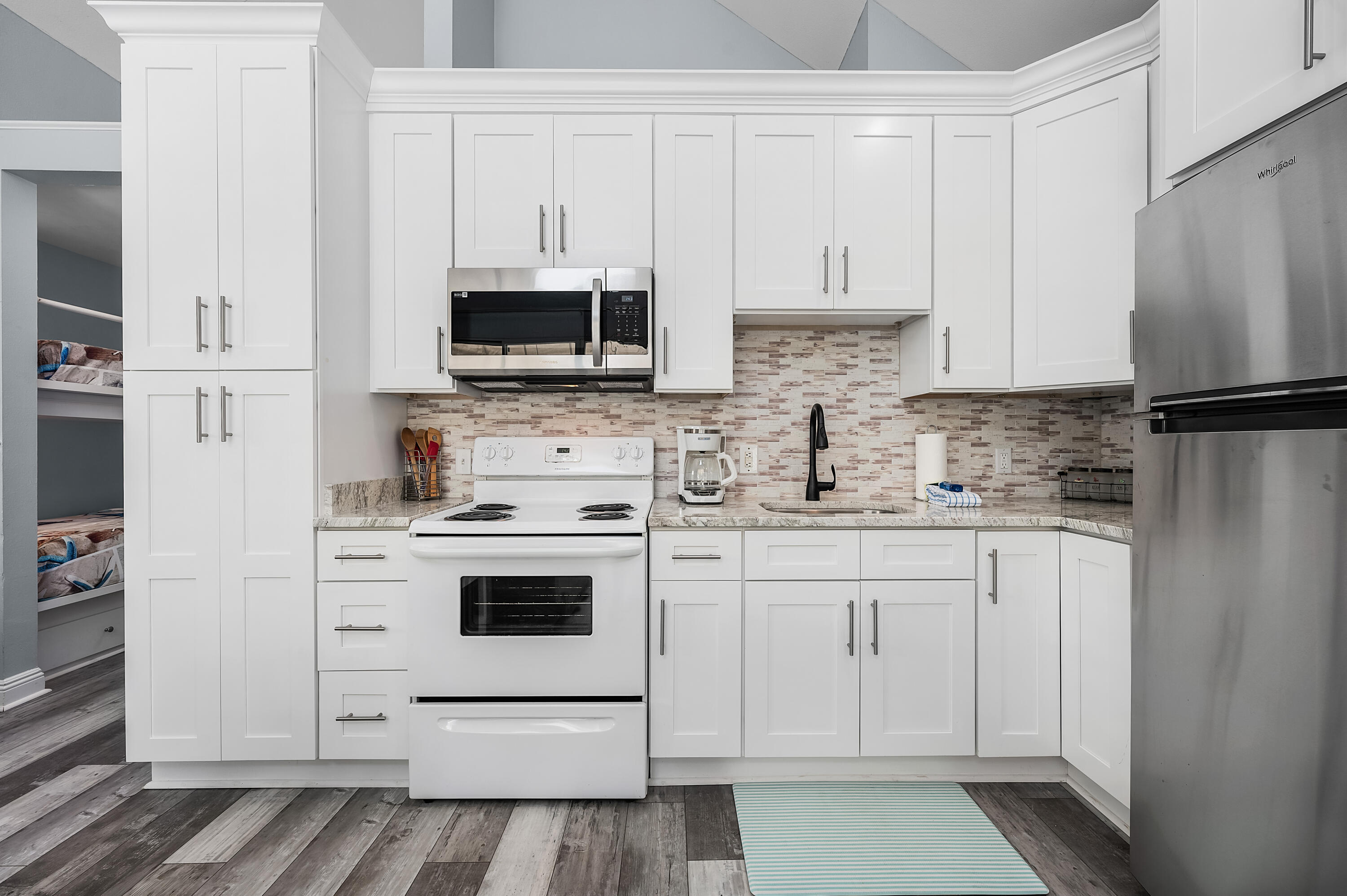 NANTUCKET COTTAGES - Residential