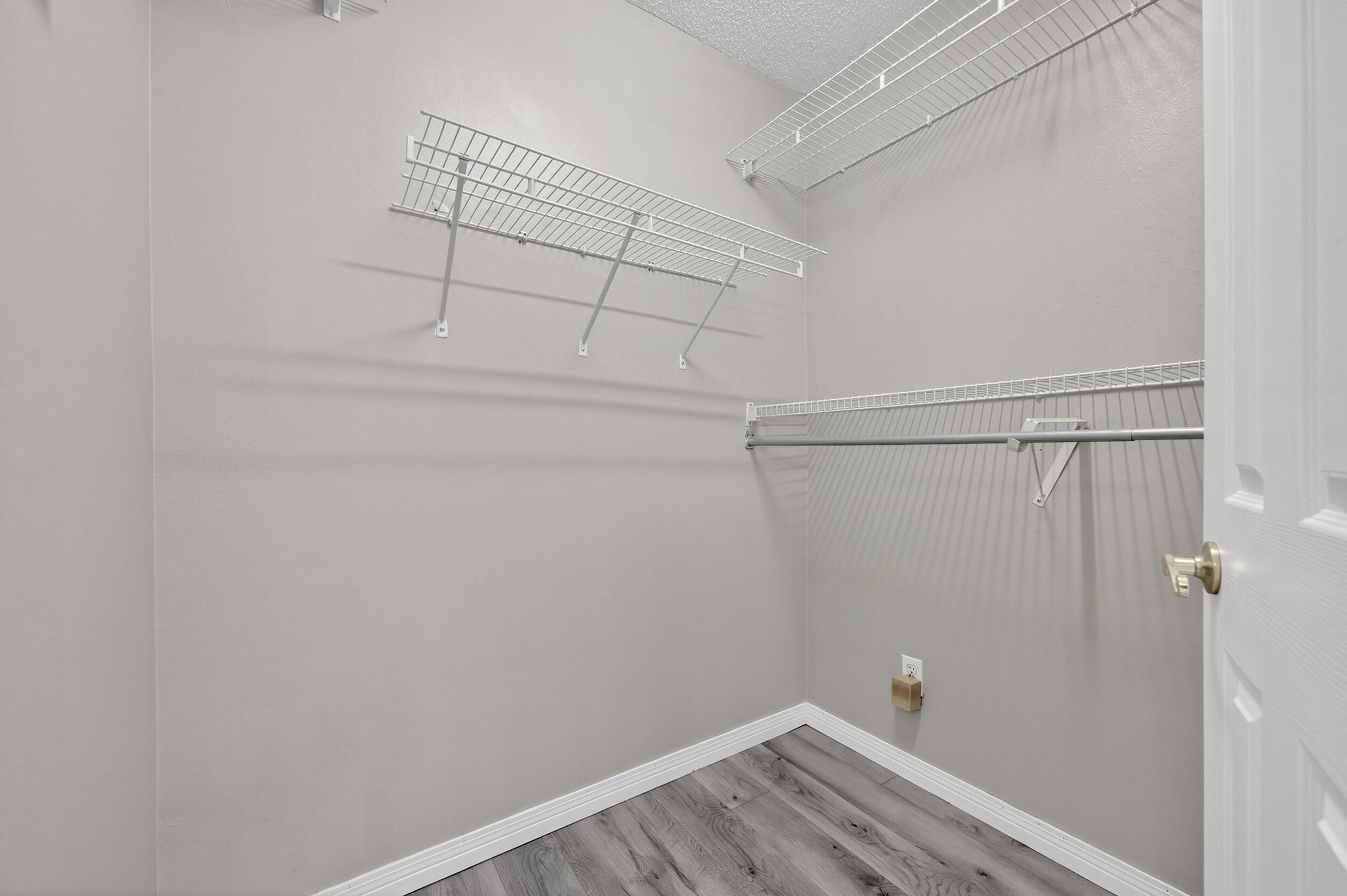 MARINERS COVE - Residential