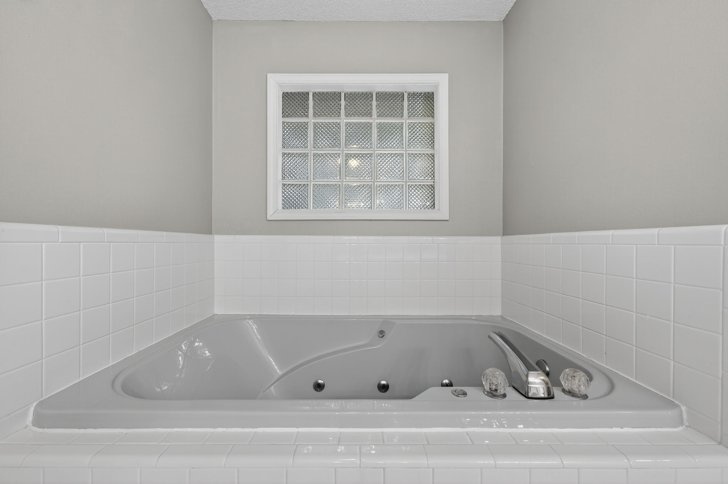 MARINERS COVE - Residential