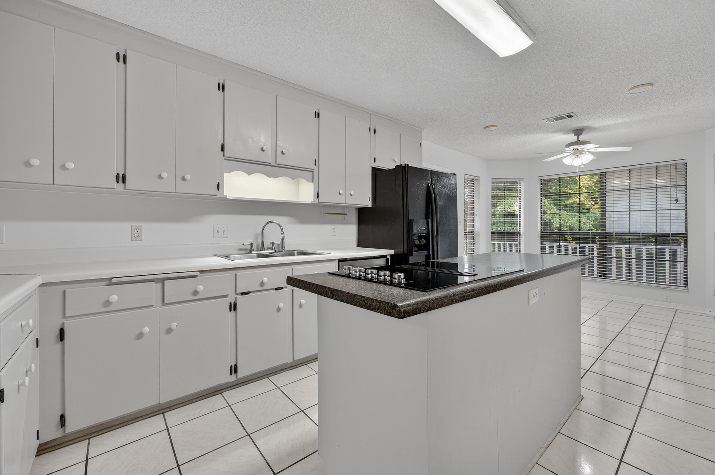 MARINERS COVE - Residential