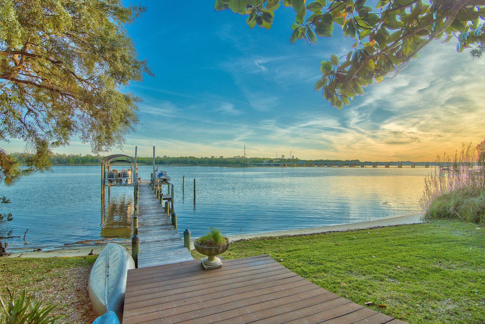 ROCKY BAYOU COUNTRY CLUB ESTATES 2 - Residential
