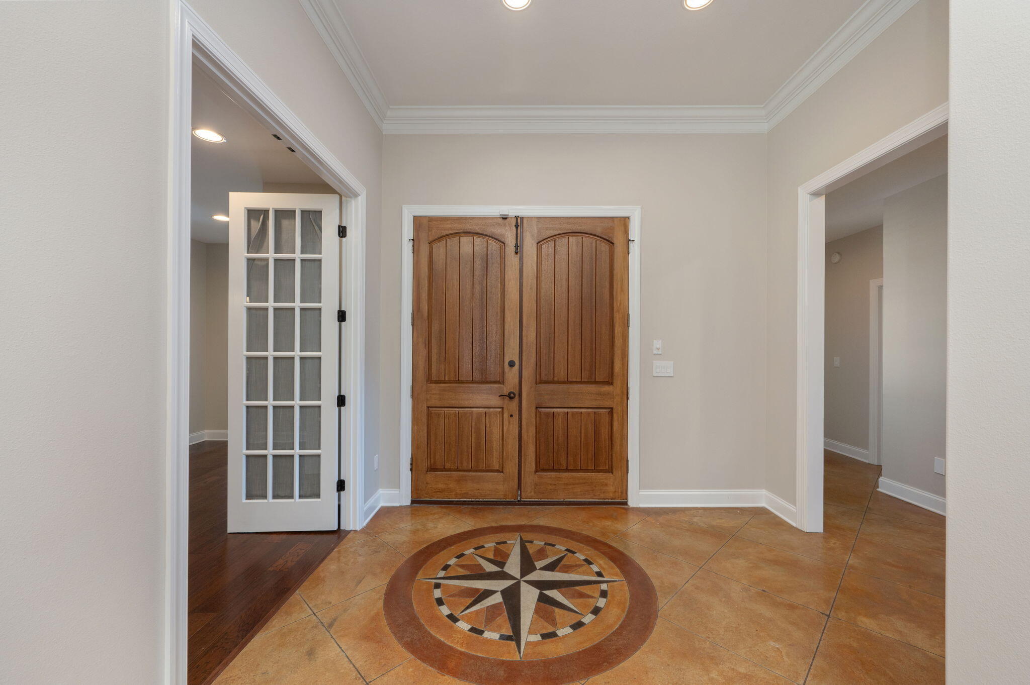 WOODLAND SHORES - Residential