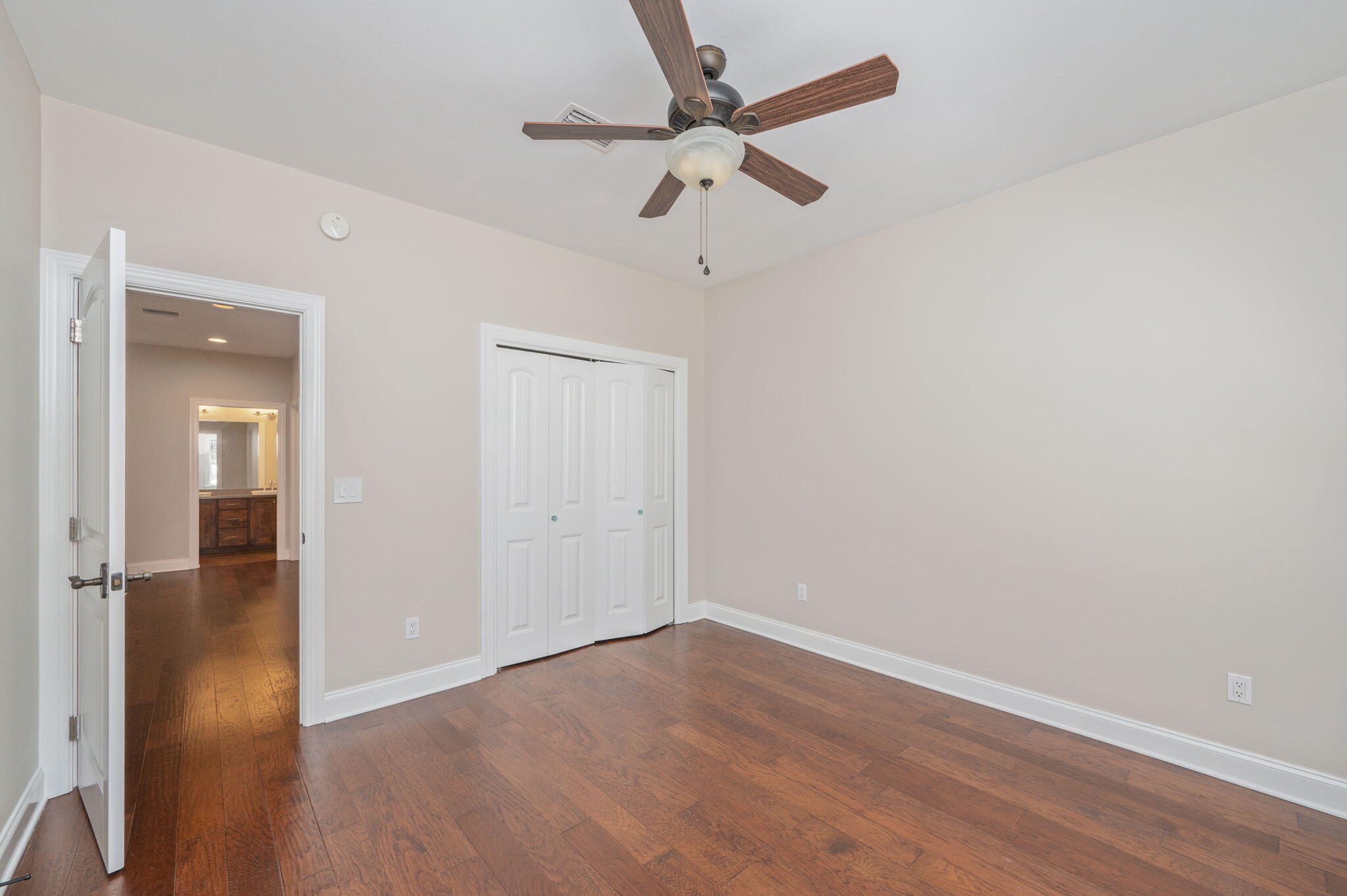 WOODLAND SHORES - Residential