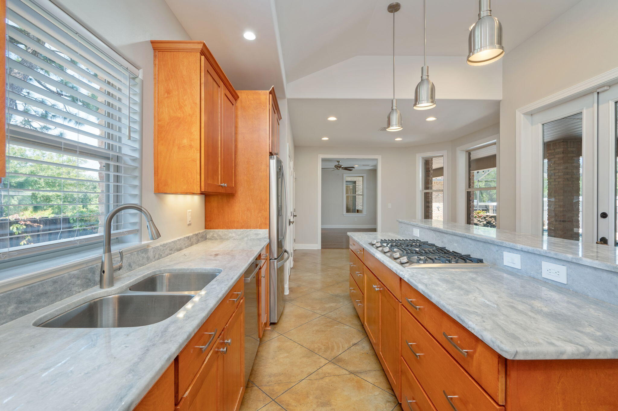 WOODLAND SHORES - Residential