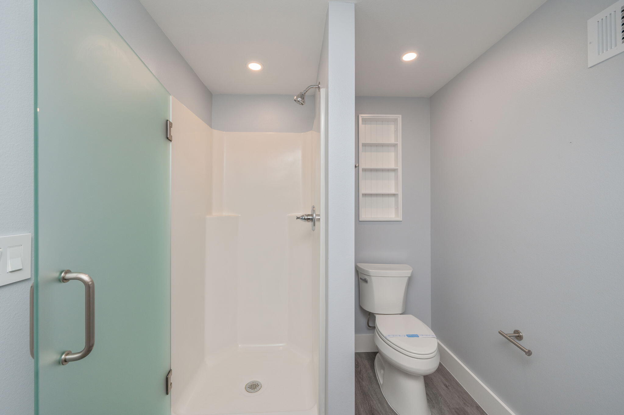 WOODLAND SHORES - Residential