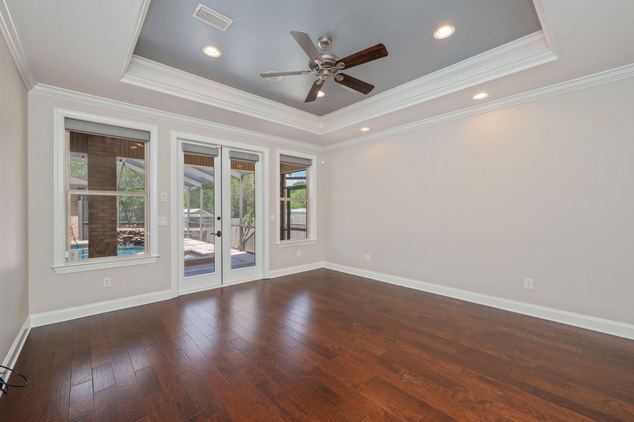 WOODLAND SHORES - Residential