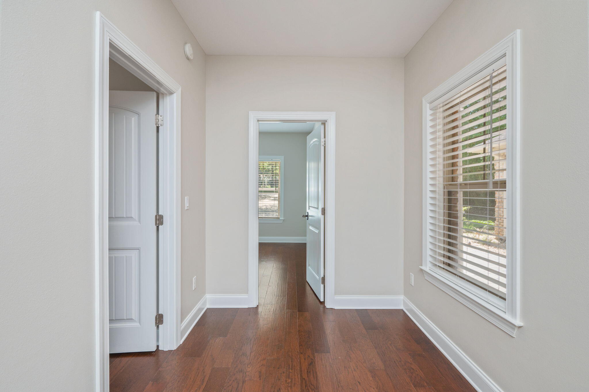 WOODLAND SHORES - Residential