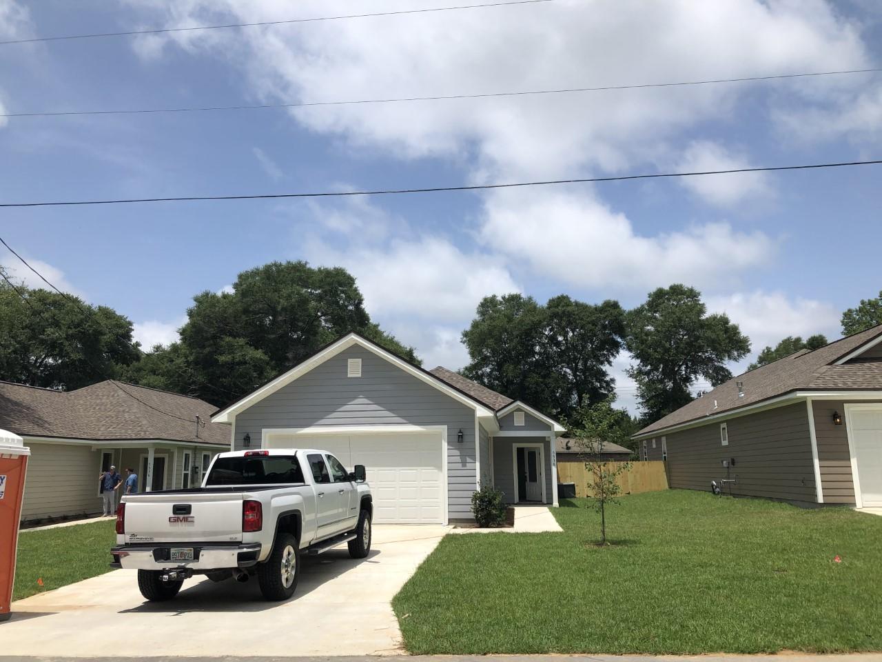 OAKDALE MINI FARMS - Residential