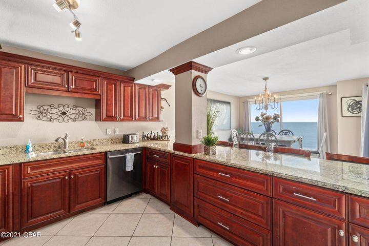 REGENCY TOWERS CONDO - Residential