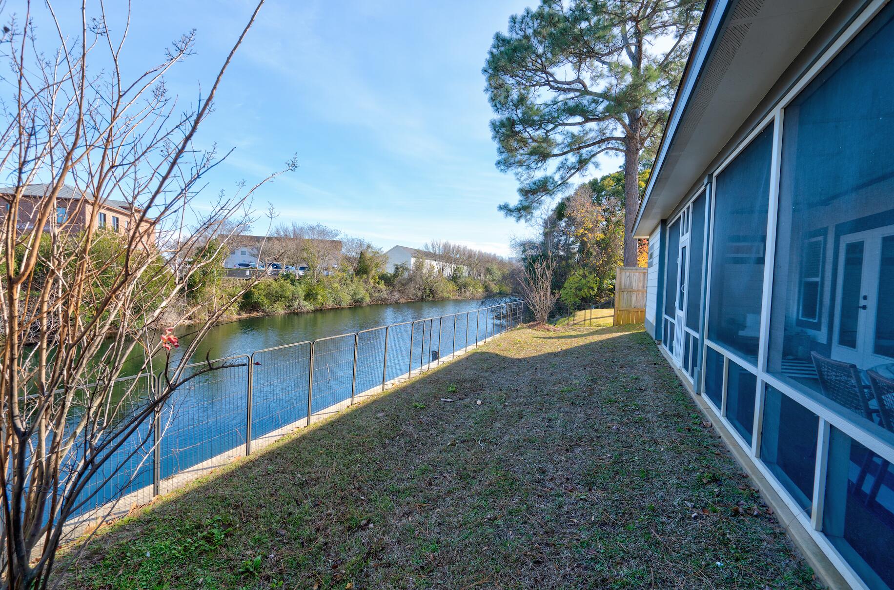 QUAIL LAKE - Residential