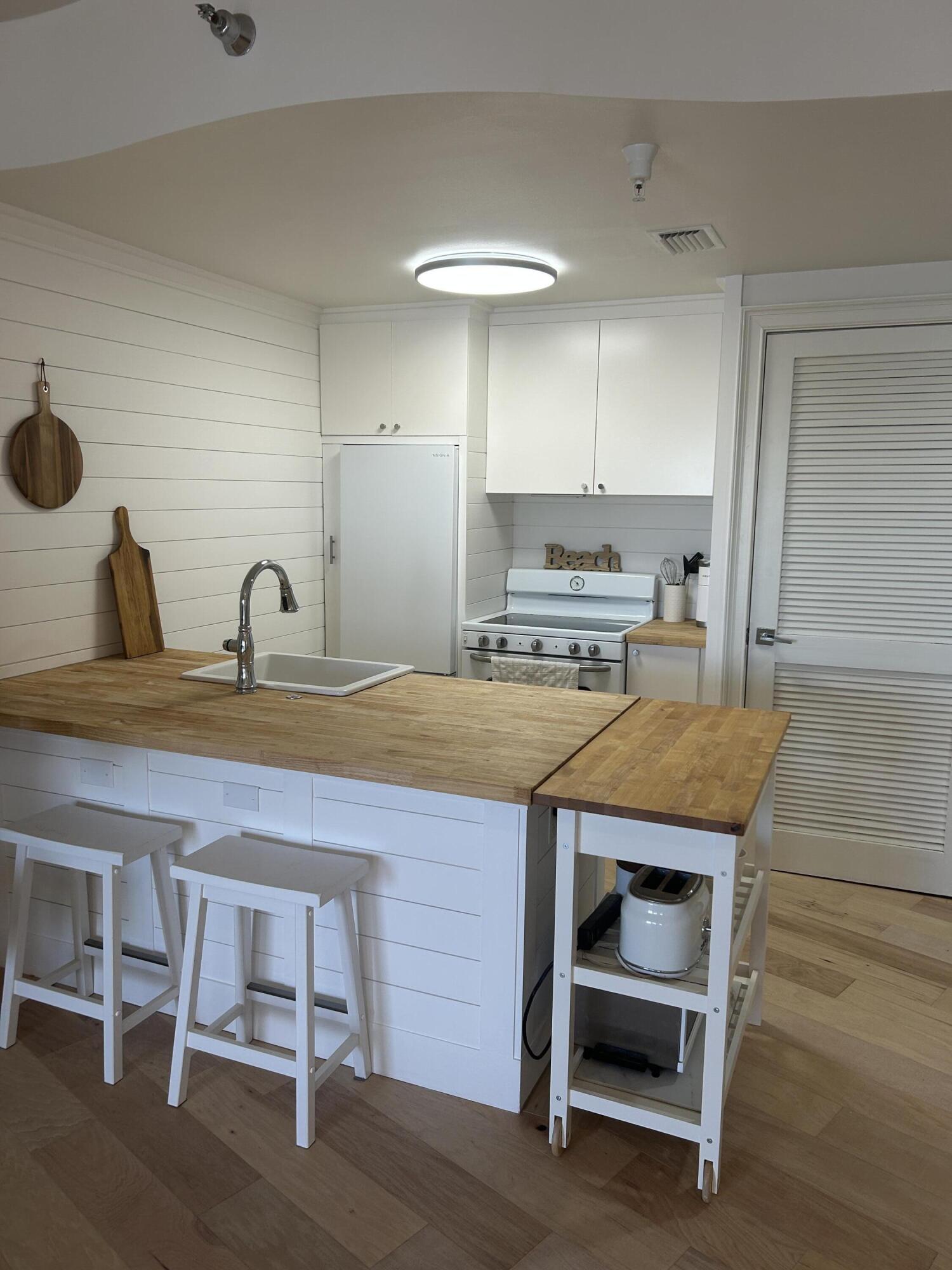 Carillon Beach Inn - Residential