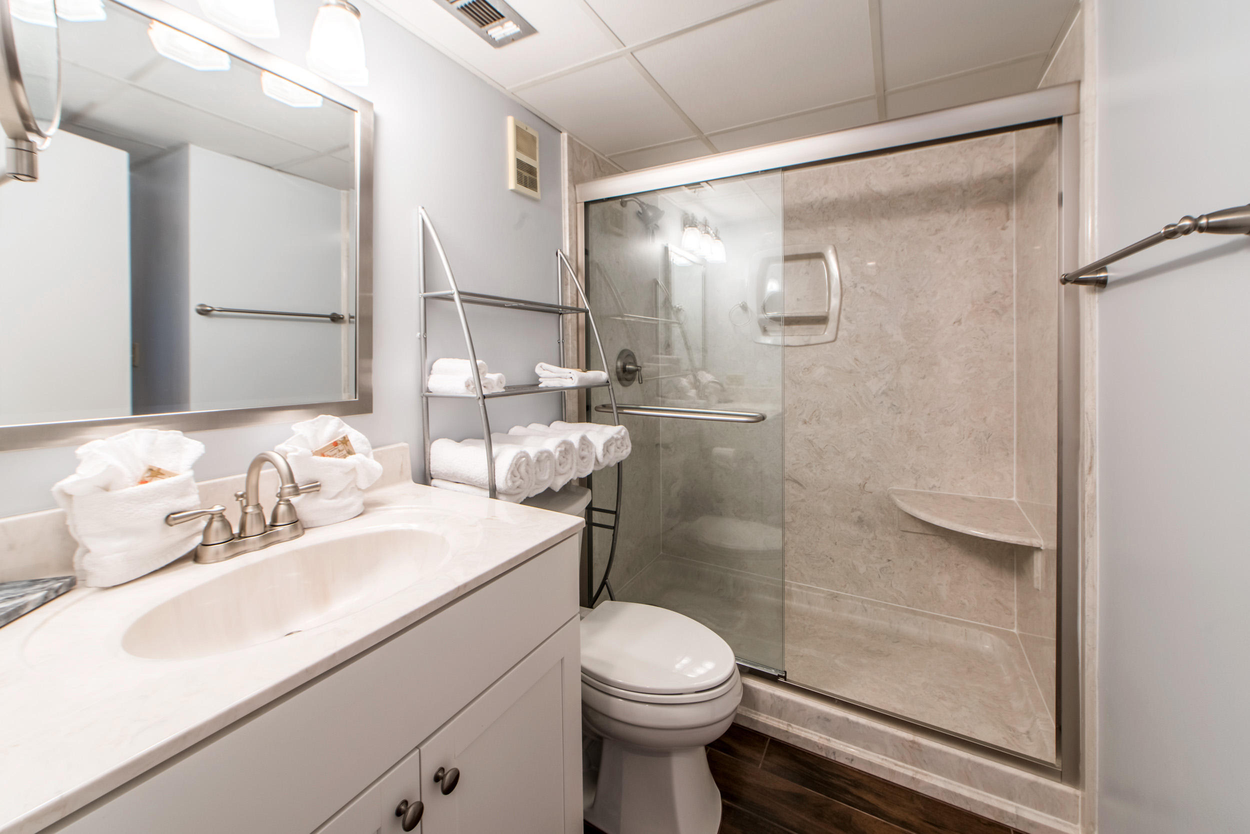 EDGEWATER TOWER III - Residential