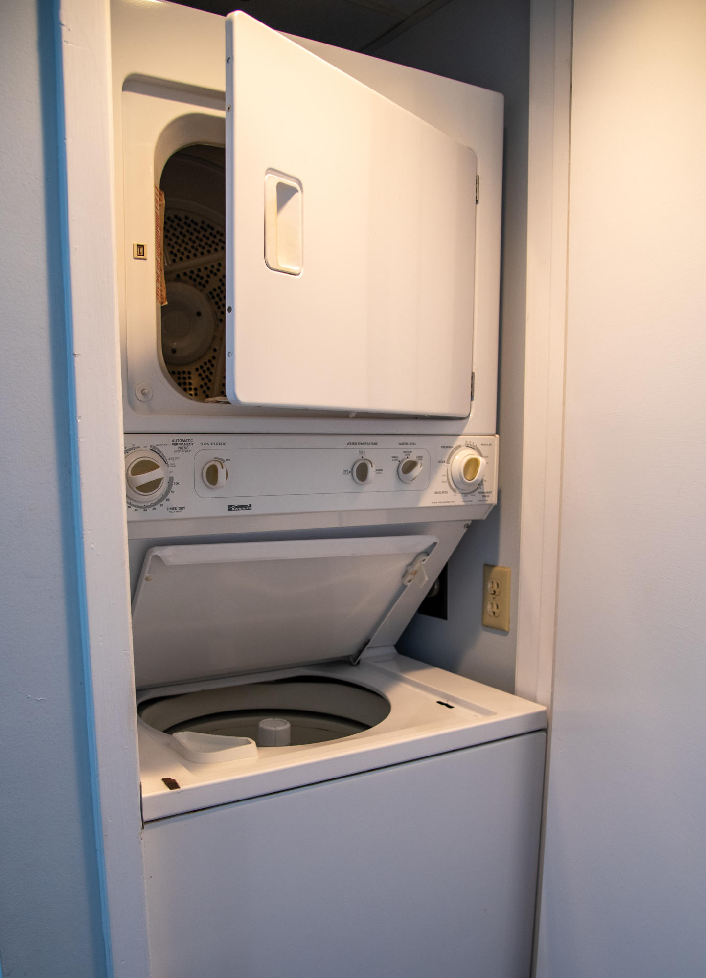 EDGEWATER TOWER III - Residential