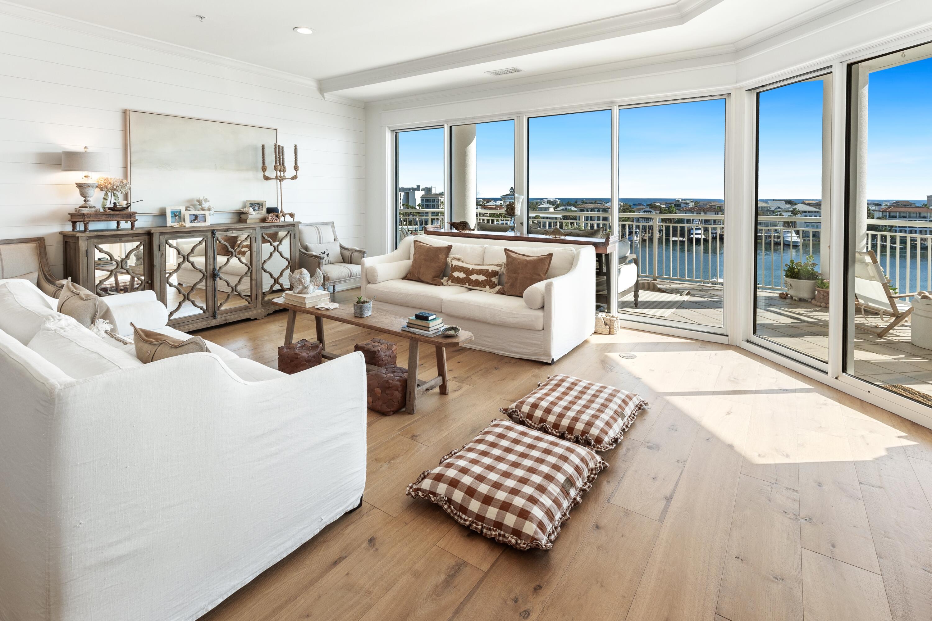 GRAND HARBOR - Residential