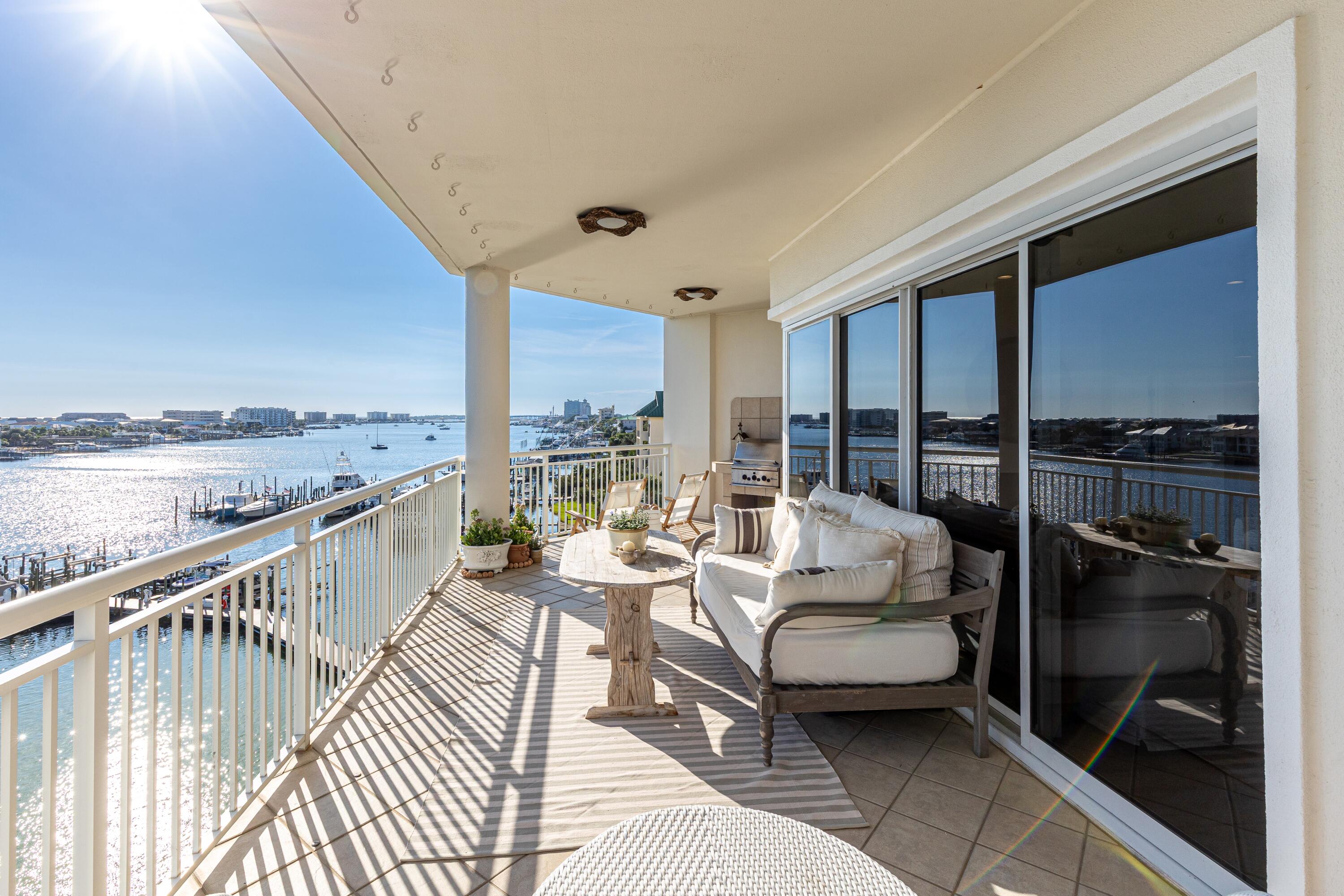 GRAND HARBOR - Residential