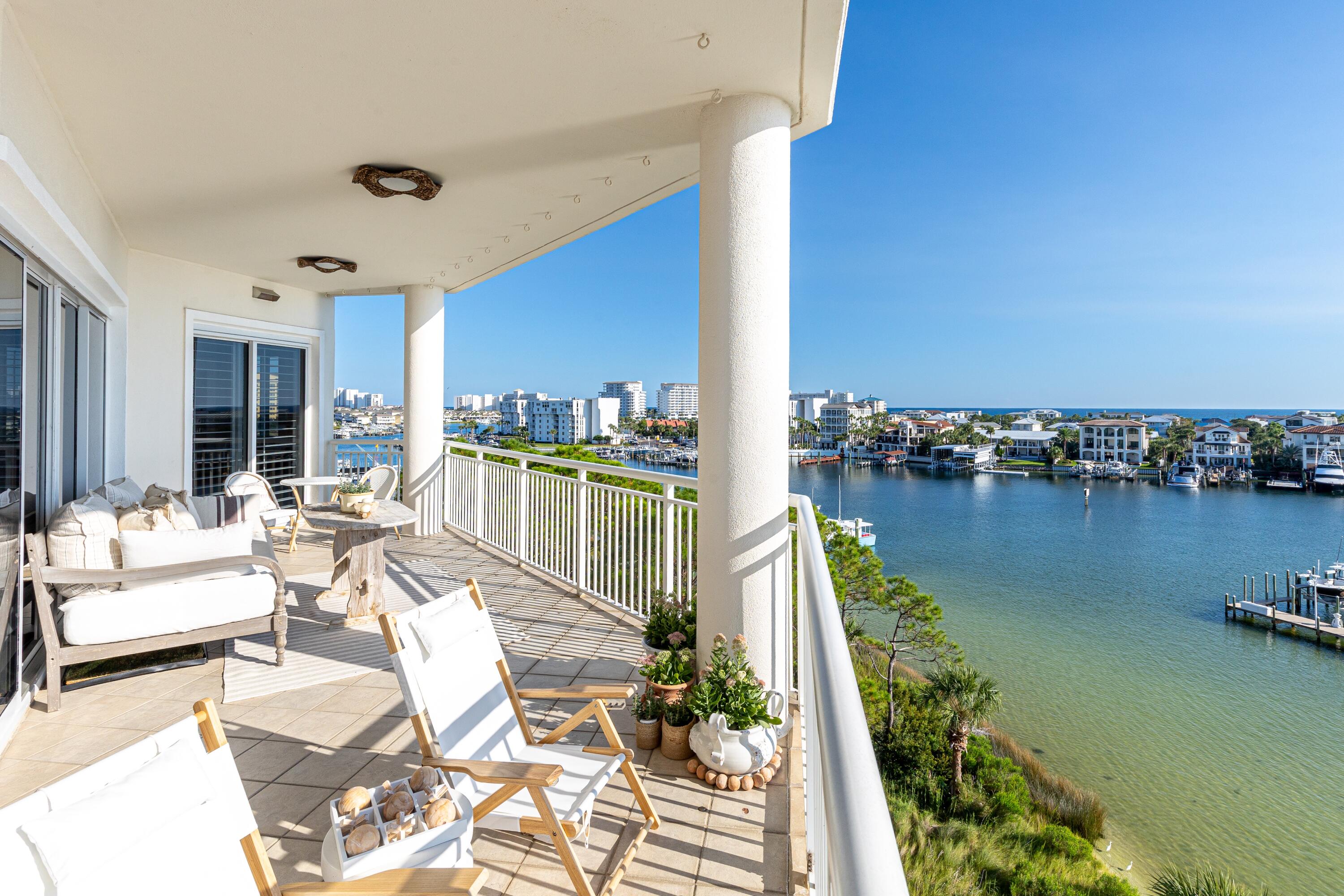 GRAND HARBOR - Residential