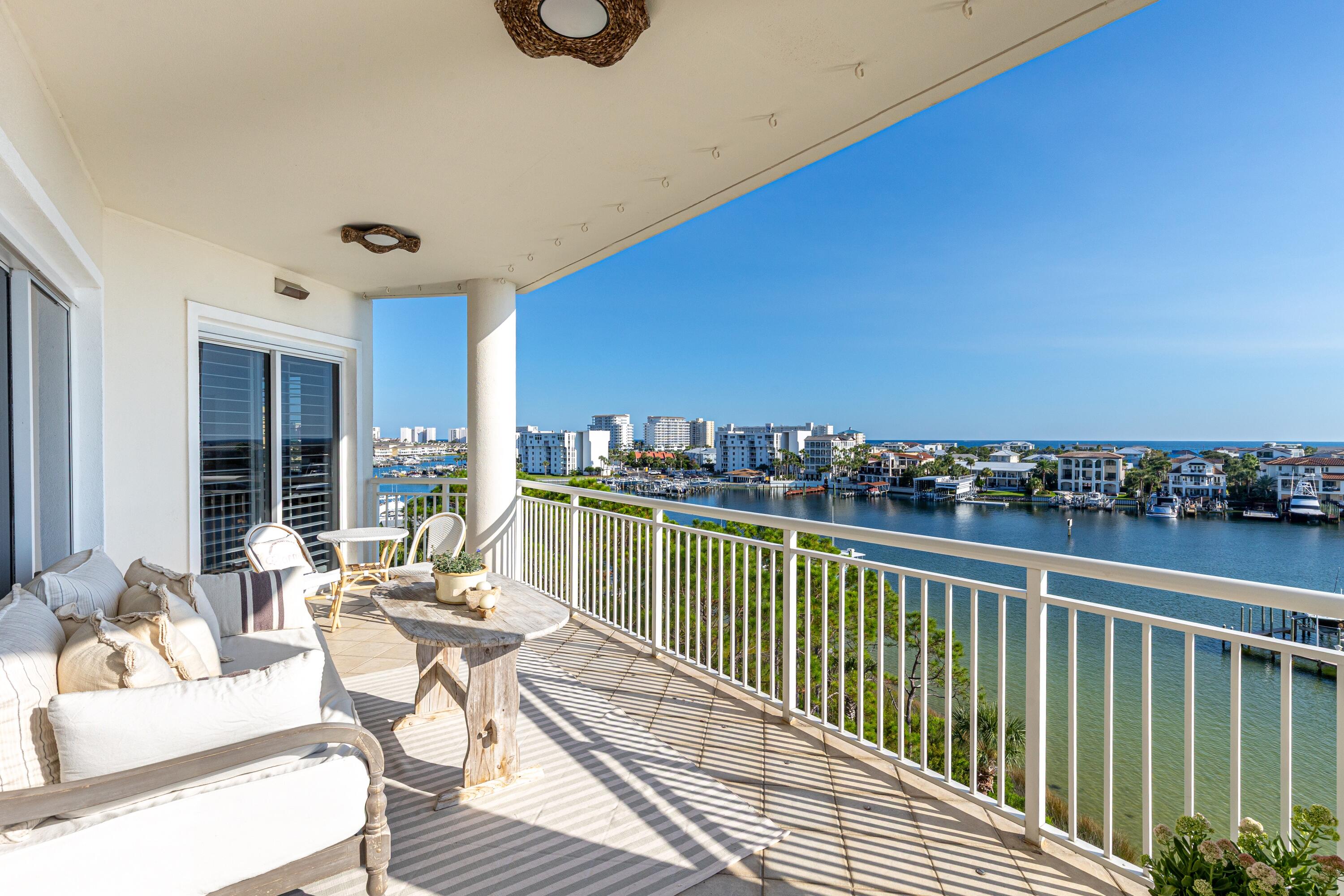 GRAND HARBOR - Residential