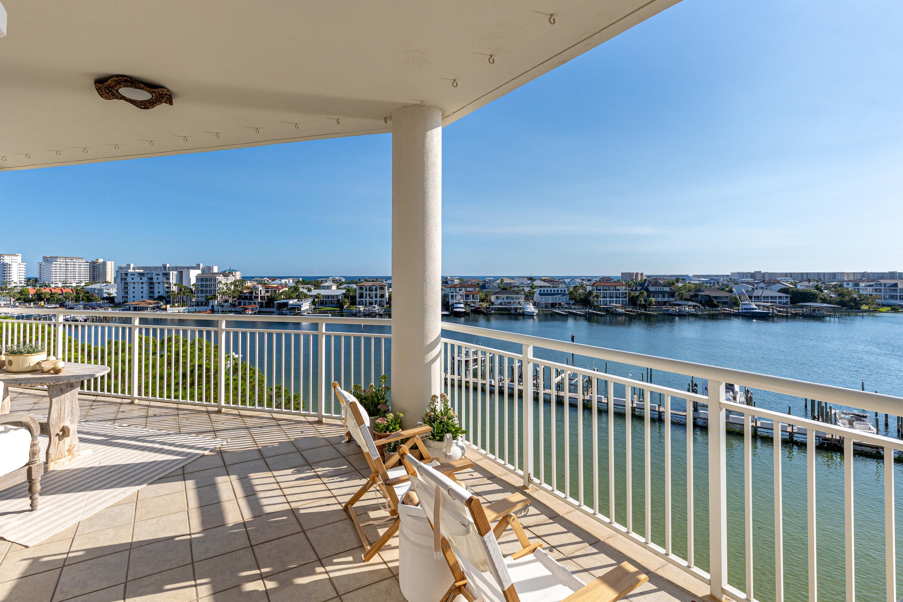 GRAND HARBOR - Residential