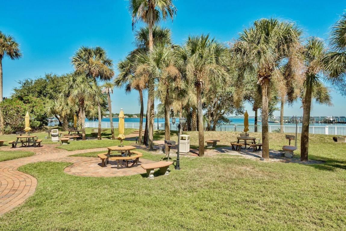 DESTIN WEST GULFSIDE VILLAS - Residential