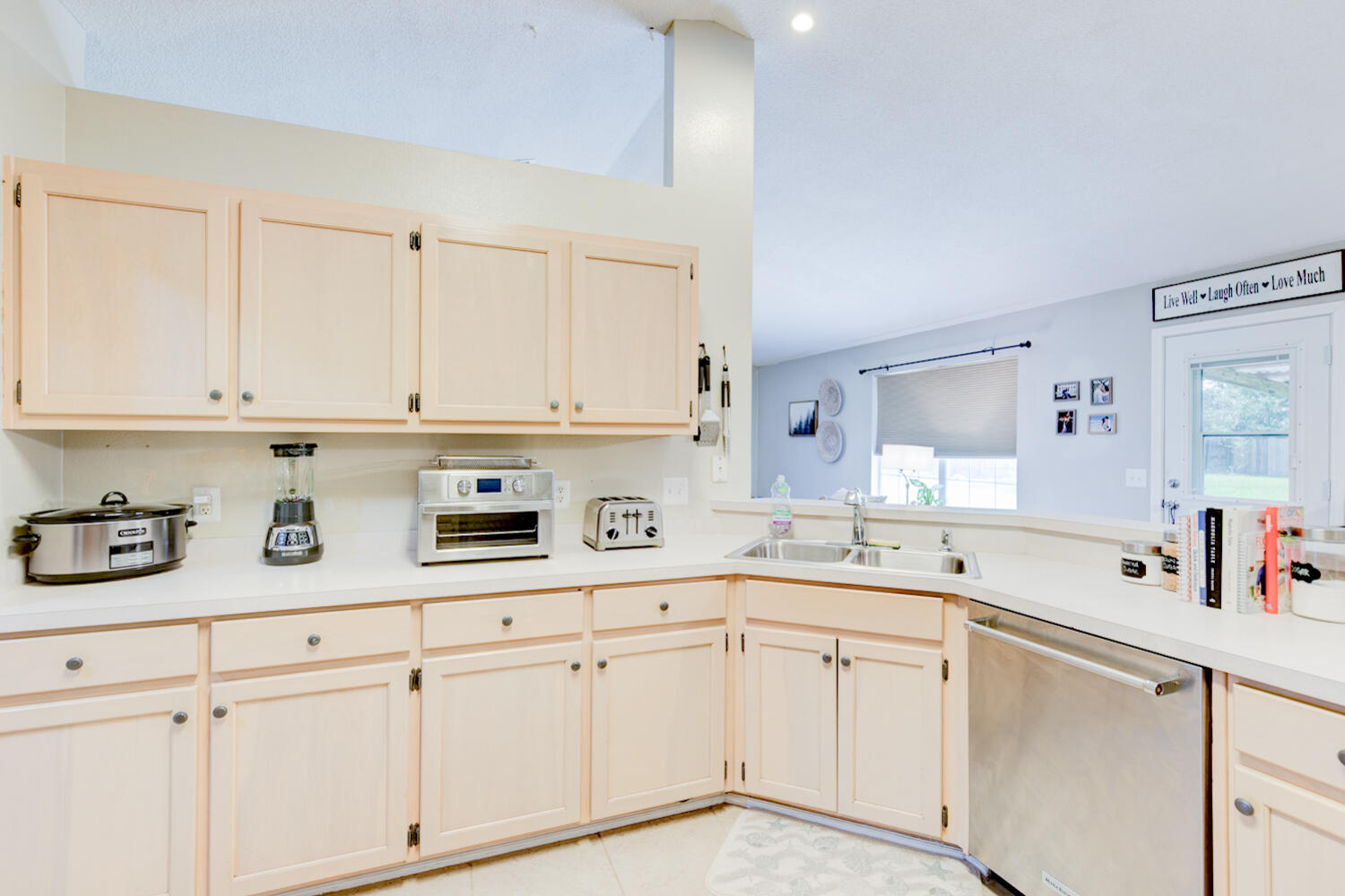 HOLLEY BY THE SEA - Residential