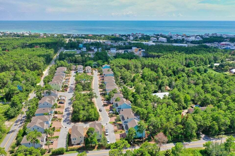 PINEWOOD PRESERVE - Residential