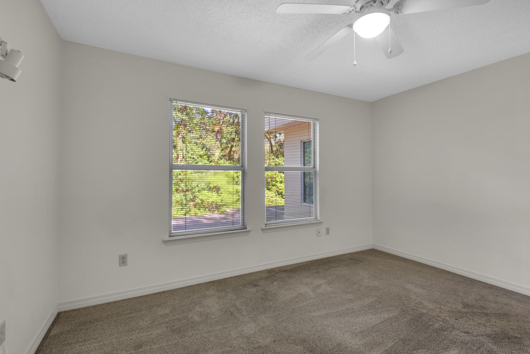 BRIARWOOD S/D LOT 3 BLK A - Residential