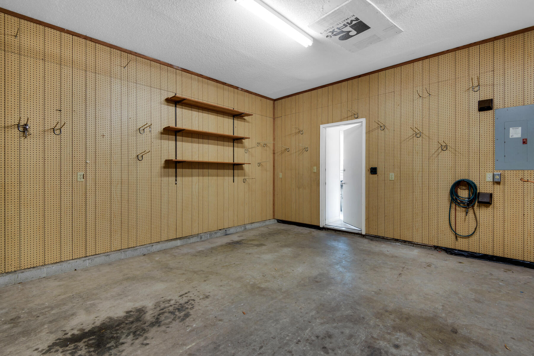 BRIARWOOD S/D LOT 3 BLK A - Residential