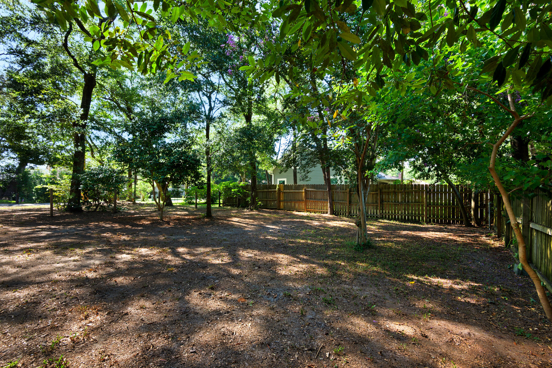 BRIARWOOD S/D LOT 3 BLK A - Residential
